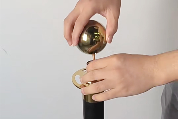 Hang The Tray & Fix The Cup Holder